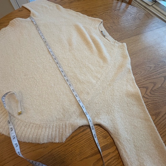 LAST CALL SEA BLEU Drapey Oversize Ivory Wool Blend Fuzzy Sweater Round Bottom L - Picture 8 of 8